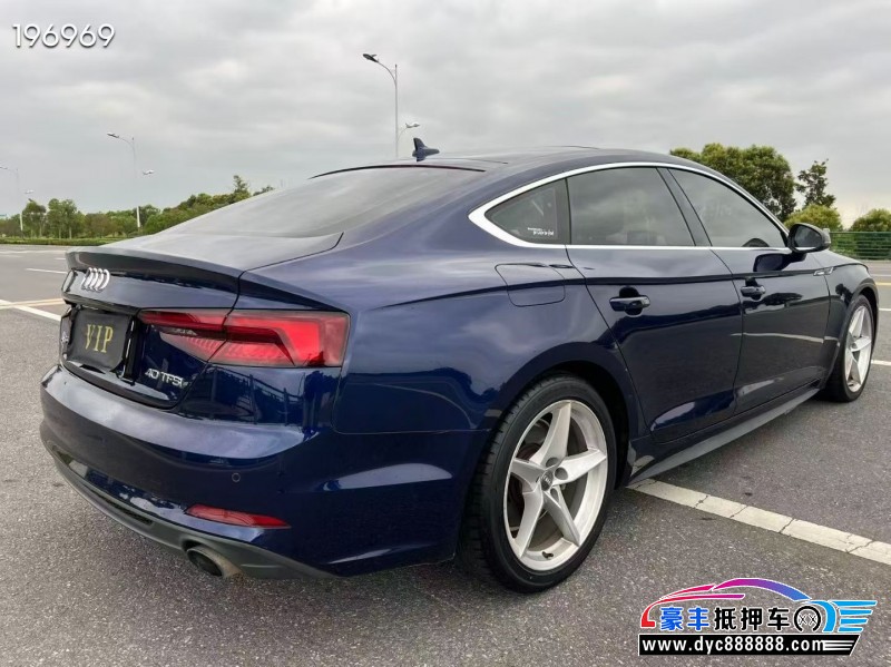 19年奥迪A5轿车抵押车出售