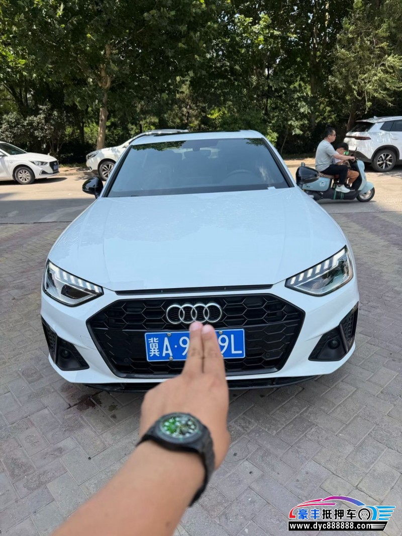 抵押车出售25年奥迪A4轿车