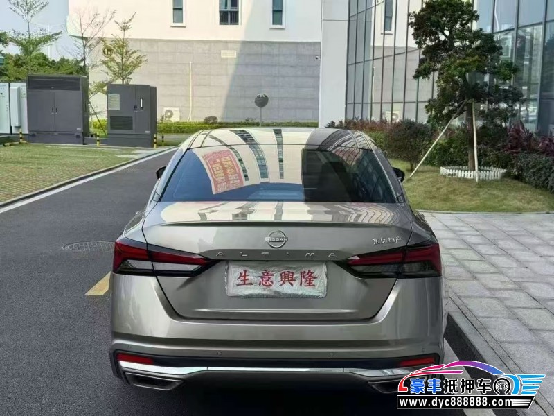 23年日产天籁轿车抵押车出售