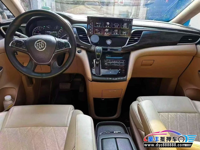 17年别克GL8轿车抵押车出售