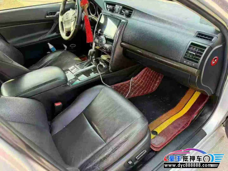 15年丰田锐志轿车抵押车出售