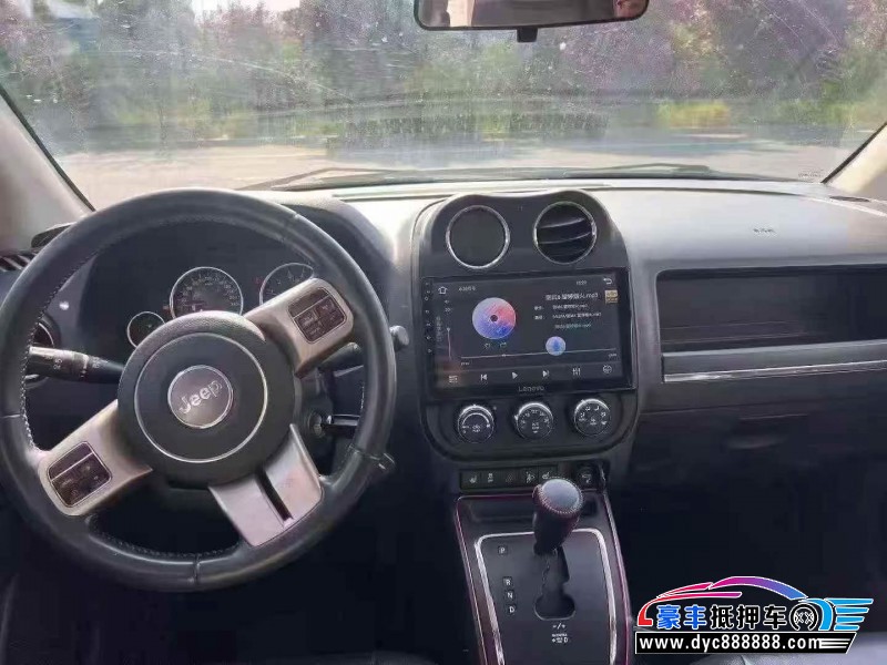 12年Jeep指南者轿车抵押车出售