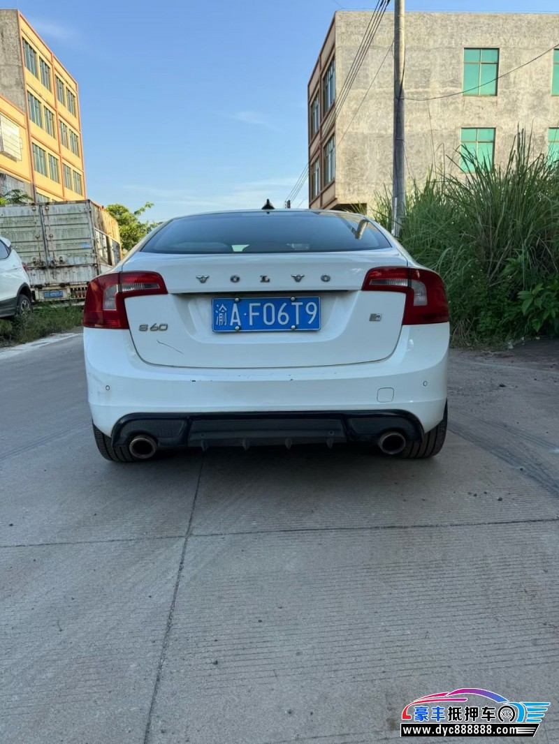 13年沃尔沃S60轿车抵押车出售