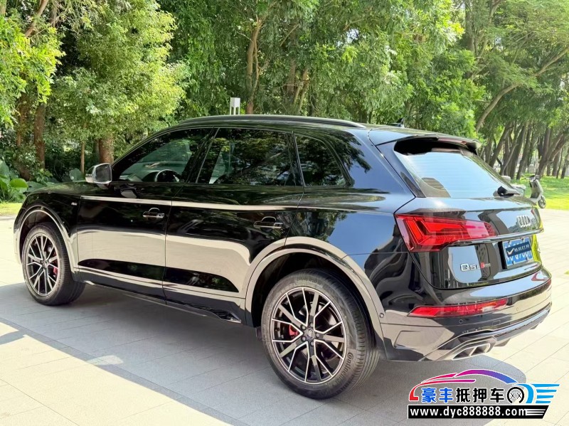 24年奥迪Q5轿车抵押车出售
