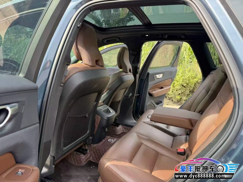 22年沃尔沃XC60轿车抵押车出售