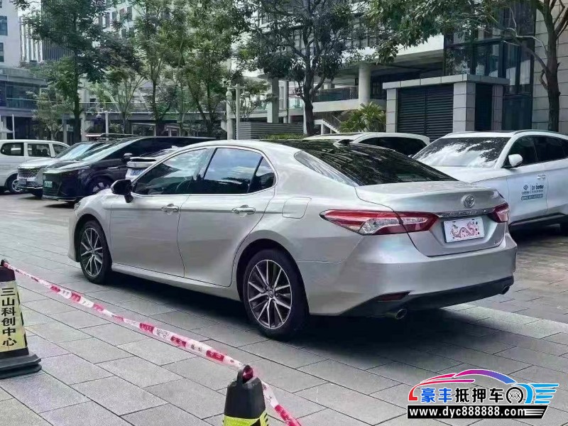 22年丰田凯美瑞轿车抵押车出售