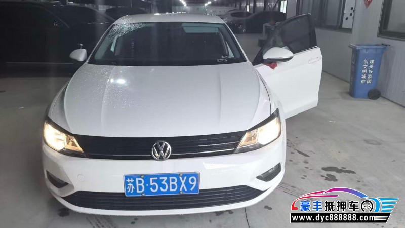 抵押车出售17年大众凌渡轿车