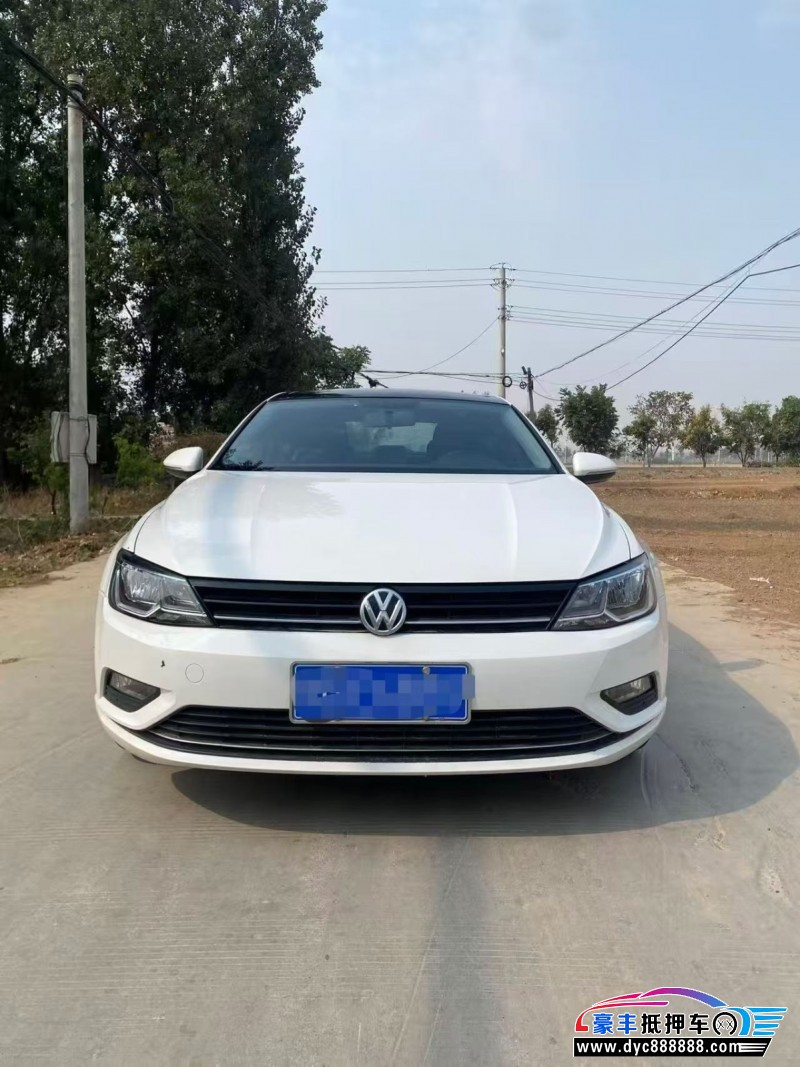 抵押车出售17年大众凌渡轿车