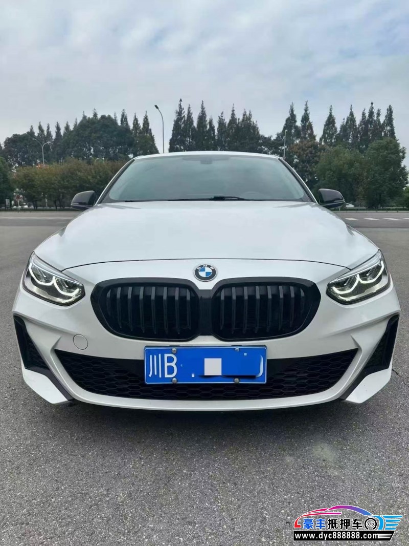 抵押车出售21年宝马1系轿车