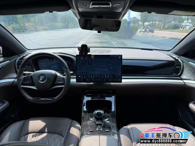 25年比亚迪汉轿车抵押车出售