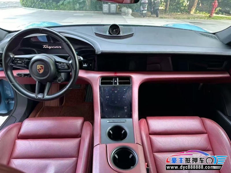 21年保时捷TaYcan轿车抵押车出售