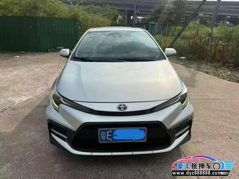 抵押车出售22年丰田雷凌轿车