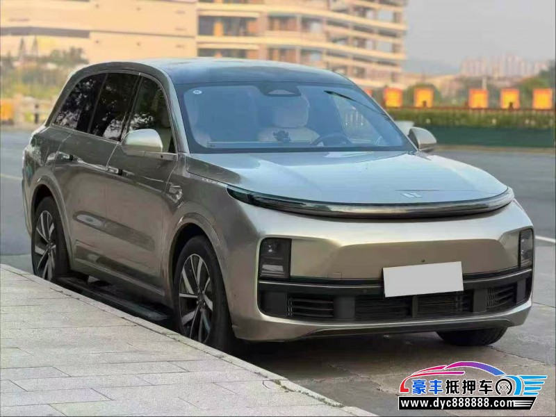 23年理想L8轿车抵押车出售