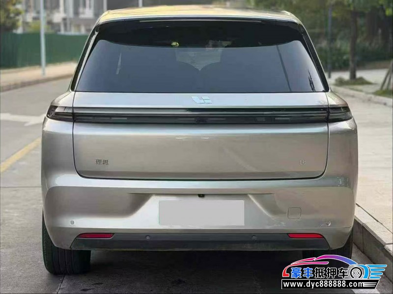 23年理想L8轿车抵押车出售