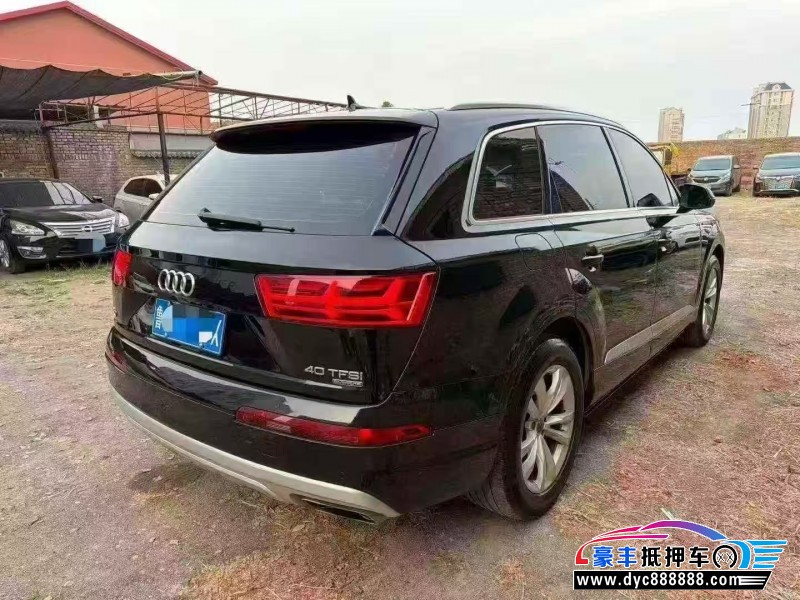 17年奥迪Q7轿车抵押车出售
