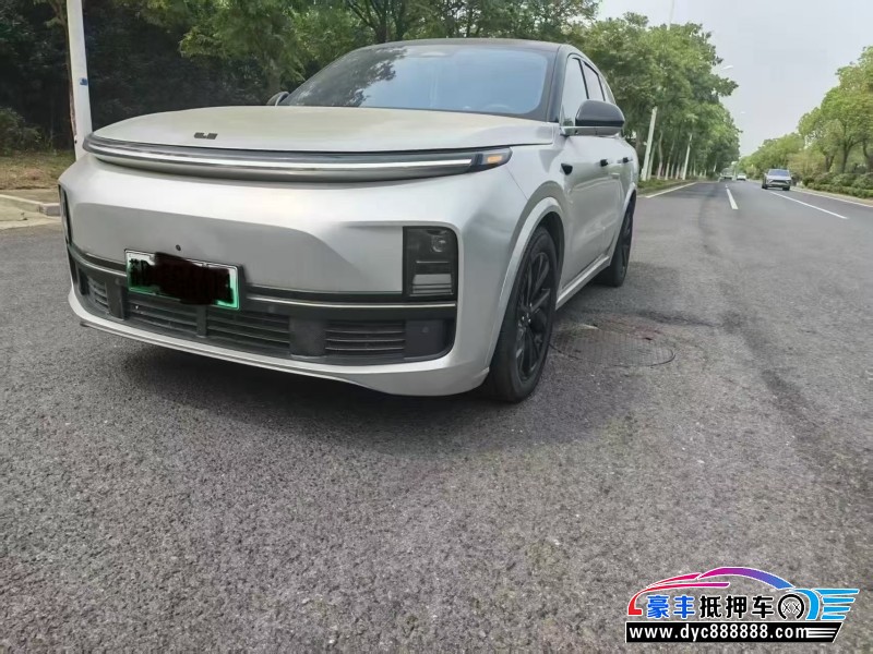 23年理想L8轿车抵押车出售
