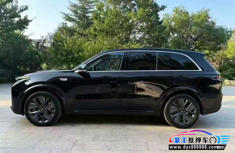 24年理想L8轿车抵押车出售