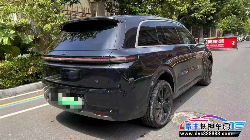 23年理想L8轿车抵押车出售