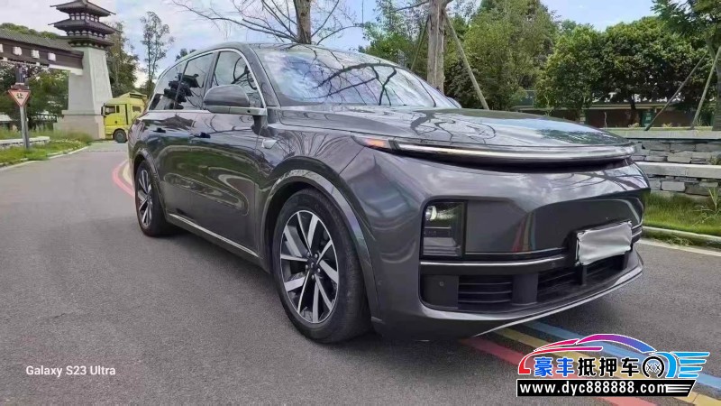 24年理想L8轿车抵押车出售