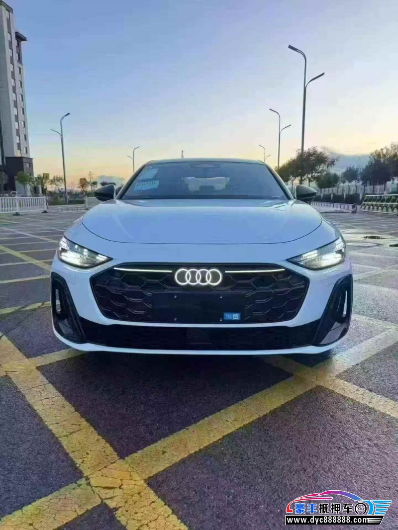 抵押车出售26年奥迪A5轿车