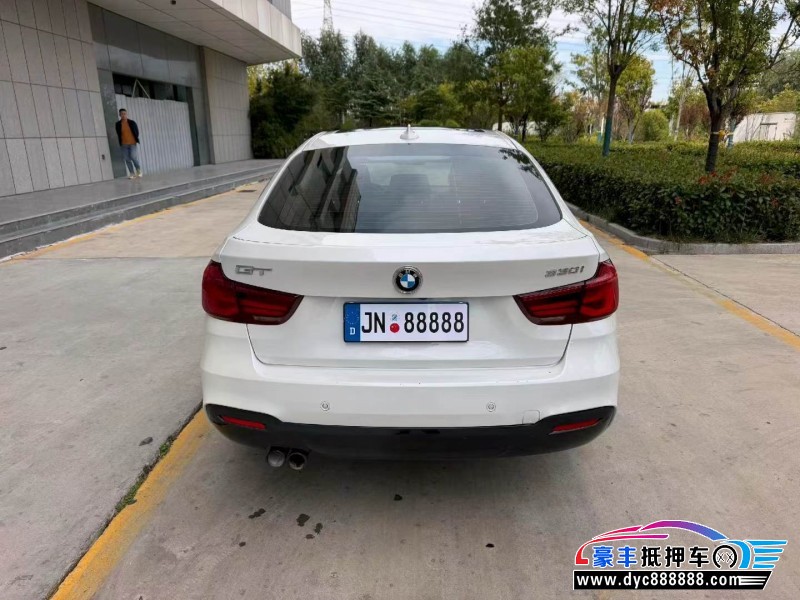20年宝马3系轿车抵押车出售