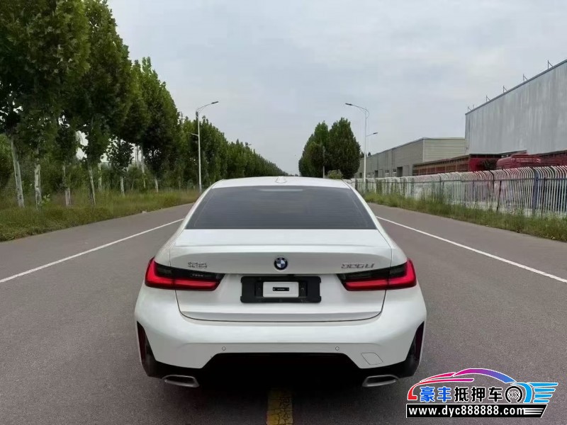 25年宝马3系轿车抵押车出售