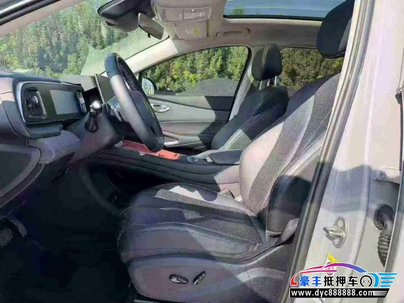 25年比亚迪海狮轿车抵押车出售