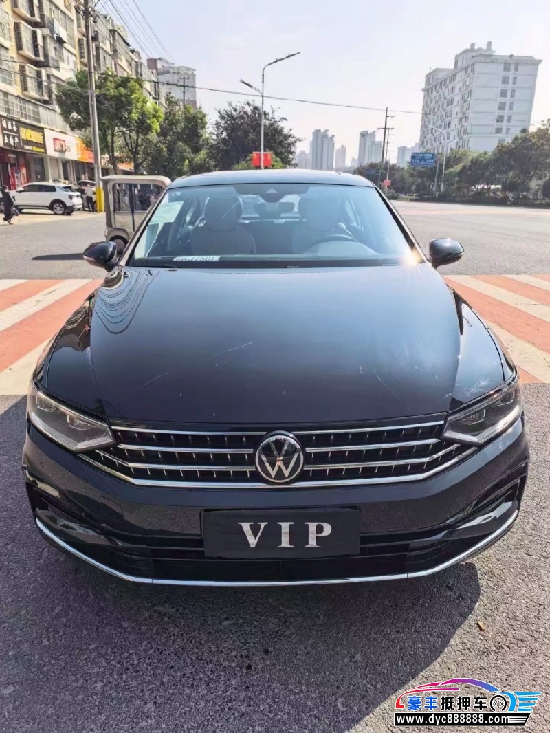 抵押车出售26年大众迈腾轿车