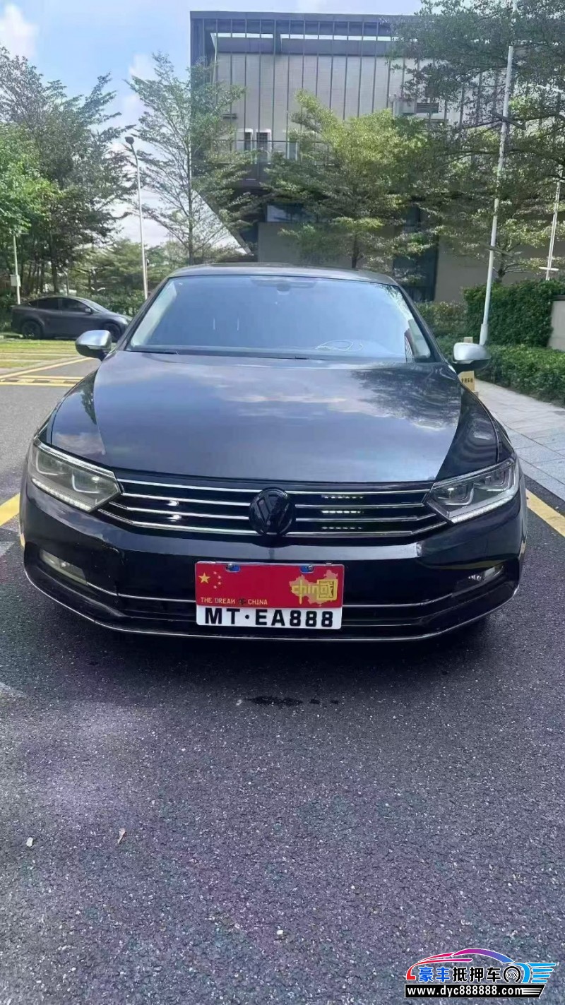 抵押车出售19年大众迈腾轿车
