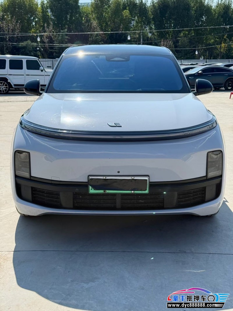 抵押车出售23年理想L8MPV