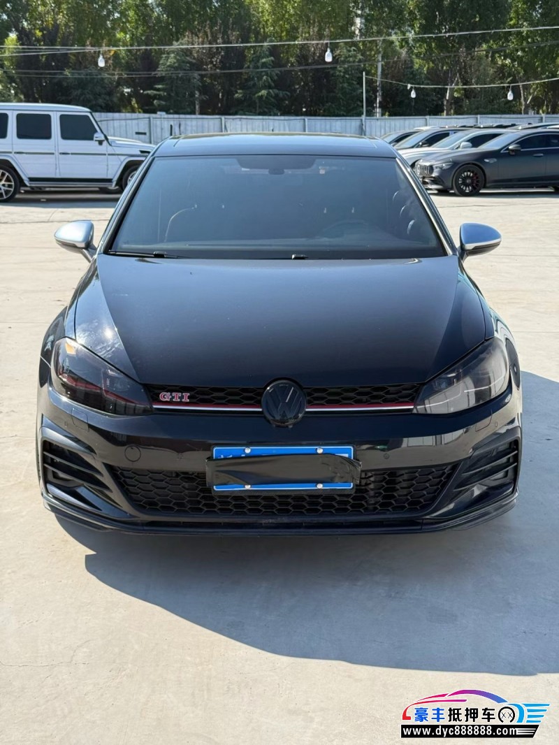 抵押车出售19年大众高尔夫轿车