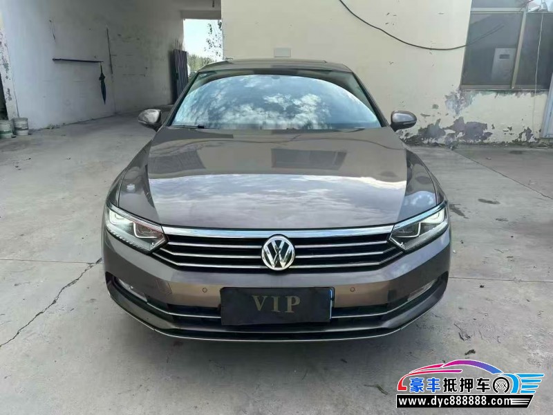 抵押车出售16年大众迈腾轿车