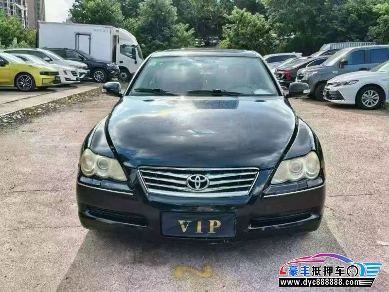 抵押车出售26年丰田锐志轿车