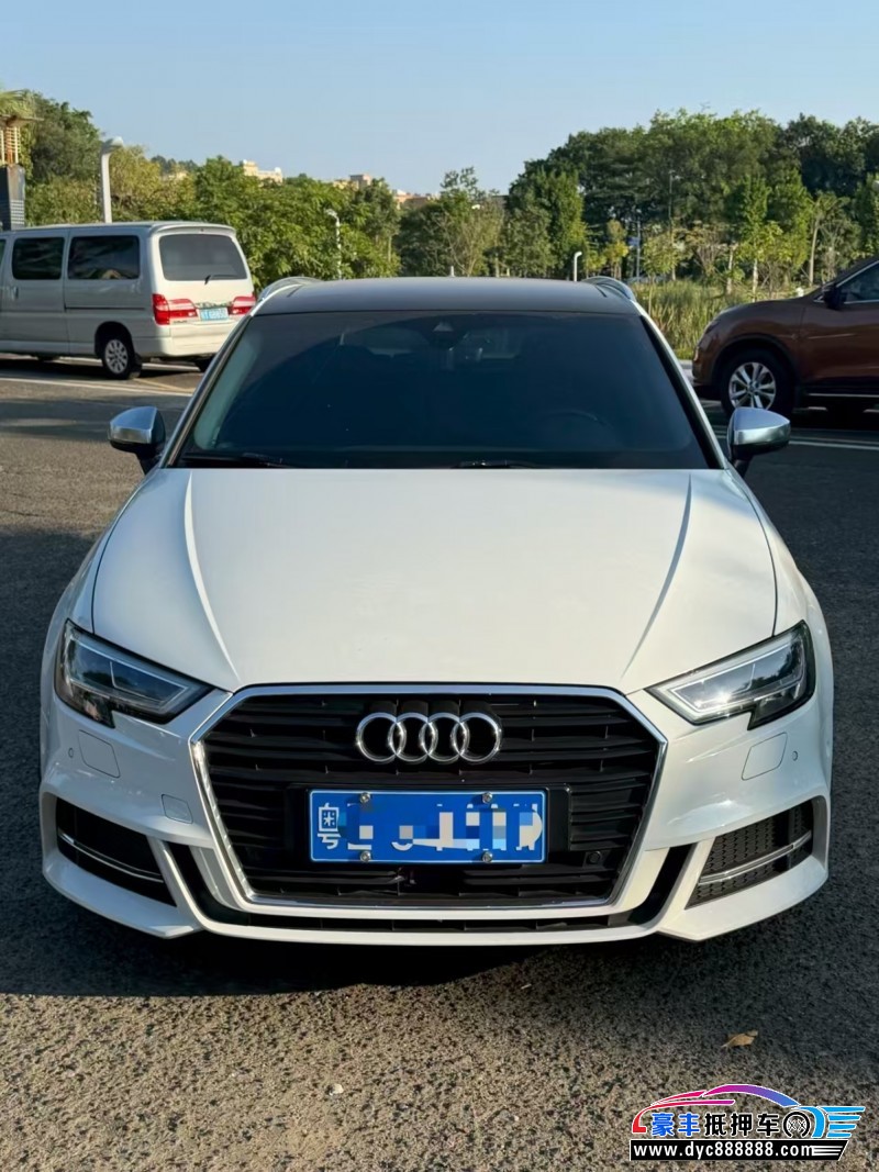 抵押车出售17年奥迪A3轿车